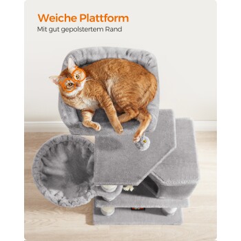 Eine flauschige orange Katze entspannt sich auf einem grauen Katzenbaum mit Plattformen und einem gemütlichen Bett, mit dem Text "Weiche Plattform Mit gut gepolstertem Rand."