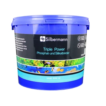 Blauer Behälter mit der Aufschrift "Silbermann Triple Power Phosphat- und Silikatbinder," der für die Aquaristik konzipiert ist und 5000 ml enthält.