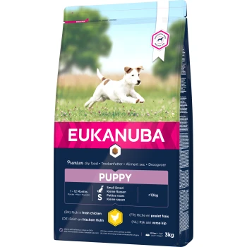 Eukanuba puppy droogvoer zak voor kleine rassen, met een rennende puppy op de voorkant, gelabeld 'Rijk aan verse kip' en '3kg.'