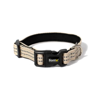 Beiges gewebtes Hundehalsband mit schwarzer Kunststoffschnalle, Metall-D-Ring und lionto-Logoetikett.