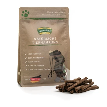 Sticks Strauß 500 g Braune Papiertüte mit Masterfeed natürlichem Haustierfutter, mit einer Silhouette eines Hundes, die deutschen Text über seine natürlichen Zutaten und Qualität enthält.