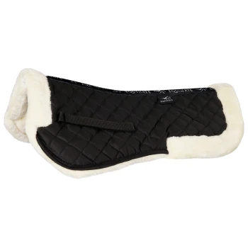 Schwarzer gesteppter Haustiermantel mit weichem weißen Fleece-Futter und einem Riemen, mit dem Markennamen "Equinate" am Kragen.