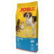 Eine Tüte JOSI DOG Master Mix Hundefutter mit gelbem Hintergrund, die drei Hunde und Etiketten für "DEUTSCHE QUALITÄT", "ERWACHSEN" und "22/11" zeigt.