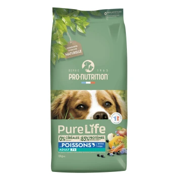 Grüne Pro-Nutrition PureLife Hundefuttertüte mit Hundegesicht; Aufschrift 'Poissons / mit Fisch' und 'Adult 7+'