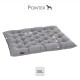 Graues Hundebett mit den Maßen 90 cm mal 80 cm, als 3XL gekennzeichnet, mit gestepptem Design und Pointer-Markenlogo.