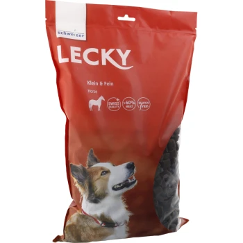 Rote "LECKY" Haustierfuttertüte mit einem lächelnden Hund, die "Klein & Fein," "Pferd," "Schweizer Qualität," "60% Fleisch," und "Glutenfrei" zeigt.