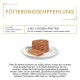 Hundefutterprodukt auf einem weißen Teller mit "2 bis 3 Dosen pro Tag" und einem Block Nassfutter, garniert mit Rosmarin.