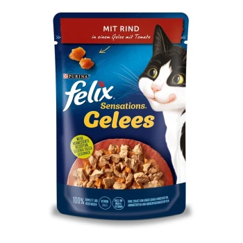 Felix Sensations Katzenfutterbeutel mit einer schwarz-weißen Katze, beschriftet mit "Mit Rind in einem Gelee mit Tomate," mit Fleischstücken in Gelee.