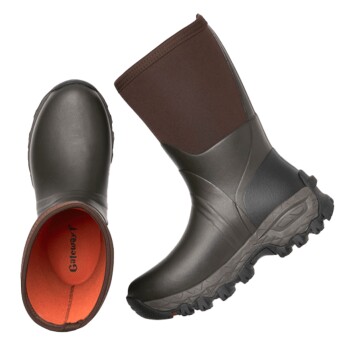 Paar braune und schwarze wasserdichte Haustierstiefel mit robuster Sohle, einer zeigt das orangefarbene Innenfutter mit dem Text „Gateway“.