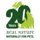 Logo mit einer dunkelgrünen '20', einem limonengrünen Hasen oben sowie Katzen- und Hundesilhouetten; enthält 'Jahre' und 'ECHTE NATUR – NATÜRLICH FÜR HAUSTIERE'.