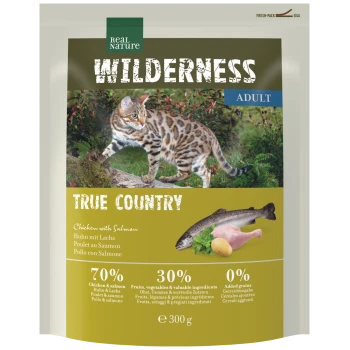 Tüte Real Nature Wilderness True Country Adult Katzenfutter mit getupfter Katze, Huhn & Lachs, Kennzeichnungen 70 % / 30 % / 0 %, 300 g.