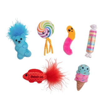Bunte Plüschhaustier-Spielzeuge: blauer Bär, Regenbogen-Lutscher, rosa Wurm, Bonbonrolle, roter "Sweet-ish" Fisch und Eistüte.