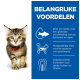 Een speelse tabby kitten met een rode halsband staat naast een blauw paneel met voordelen voor gezonde groei en ontwikkeling.