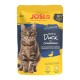 JosiCat Katzenfutterbeutel für erwachsene Katzen, reich an Ente mit Cranberries, 88 % Fleisch, getreidefreie und zuckerfreie Rezeptur.