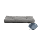 Graues Haustierbett mit gepolstertem Design, begleitet von einer blauen Futterschüssel, vor einem weißen Hintergrund.