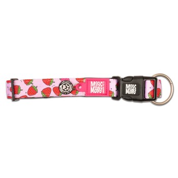 Pinkes Hundehalsband mit Erdbeermuster, schwarzer Schnalle, Metallring und „Max & Molly Urban Pets“-Logo.