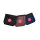 Drei kleine Leckerlitaschen für Haustiere in Schwarz, Braun und Blau, jede mit einem pinken runden Logo auf der Vorderseite.