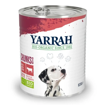 Organic Adult 6x820 g Rund Yarrah biologische hondenvoerblik met een Dalmatiër, gelabeld 'Chunks with Beef and Tomato,' 820g, met bio-organische certificering.