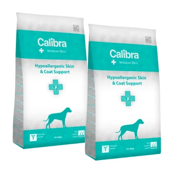 Deux sacs de régimes vétérinaires Calibra, étiquetés "Soutien hypoallergénique pour la peau et le pelage" pour chiens, avec un design turquoise et une silhouette de chien.
