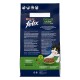 Purina Felix Katzenfuttertüte in Marineblau und Grün, lächelnde schwarz-weiße Katze neben einem Napf mit Kroketten; sichtbarer Text "Purina felix" und "Doppelt Lecker".