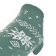 Grüner gestrickter Haustierpullover mit weißem skandinavischem Schneeflockenmuster und geripptem Halsbund.