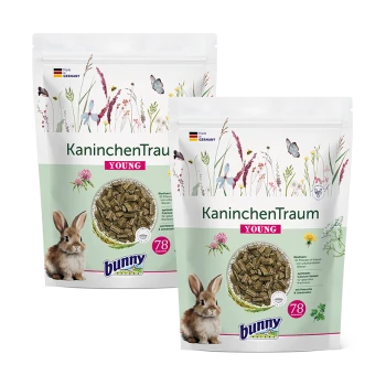 Deux sacs de nourriture pour lapins "KanichenTraum YOUNG" de Bunny, présentant un joli lapin à l'avant et des motifs floraux, étiquetés "Made in Germany."
