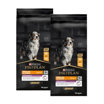 Twee zakken Purina Pro Plan hondenvoer voor middelgrote en grote honden 7+, gelabeld "Hoog Eiwit" en "Geen Toegevoegde Kleurstoffen," met een hondenafbeelding.