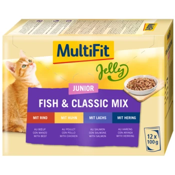 Eine Packung MultiFit Junior Fish & Classic Mix Katzenfutter mit einem verspielten orangefarbenen Kätzchen, das Rind-, Huhn-, Lachs- und Heringgeschmack zeigt.
