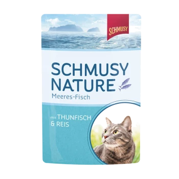 Schmusy Nature Meeres-Fisch Katzenfutterbeutel mit einer grauen Katze, die nach oben schaut, mit Text, der angibt, dass es Thunfisch und Reis enthält.