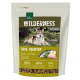 Eine 1 kg Tüte Real Nature Wilderness Senior Hundefutter mit einem Wolf auf der Vorderseite, beschriftet mit "True Country" mit Huhn- und Fischzutaten.