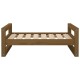 Holz-Haustierbett mit lamellenartigem Design, mit einem stabilen Rahmen und natürlichem Finish, ideal für kleine bis mittelgroße Haustiere.
