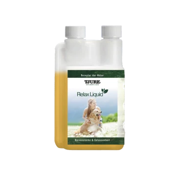 Flasche Tjure Relax Liquid für Haustiere, mit einer gelben Flüssigkeit und einem Etikett, das "Nervenstärke & Gelassenheit" angibt.