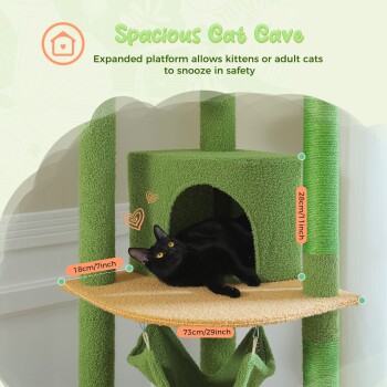 Geräumige Katzenhöhle mit einer schwarzen Katze, die auf einer goldenen Plattform entspannt; Merkmale sind ein gemütliches Versteck und Abmessungen, die mit 18 cm, 28 cm und 73 cm beschriftet sind.