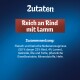 Zutatenliste für Haustierfutter, mit "Reich an Rindfleisch mit Lamm" und Details zur Zusammensetzung, einschließlich Fleisch, Getreide und Mineralien.