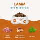 Hundefutter in einer Schüssel mit der Aufschrift "Lamm Getreidefrei", mit 50% Lamm, 23% Süßkartoffel und Minze.