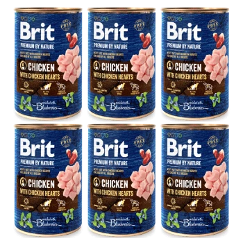 Sechs Dosen Brit Premium-Haustierfutter mit Huhn und Hühnerherzen, gekennzeichnet als geeignet für alle Rassen, mit Heidelbeeren.