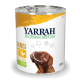 Boîte de nourriture pour chien bio-organique Yarrah avec des morceaux de poulet, d'ortie et de tomate, avec un chien brun sur l'étiquette.
