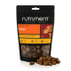 Schwarze Nutrilment-Leckerli-Tüte mit Aufschrift 'Huhn' 200 g, Hunde-Kopf-Abbildung und einem Haufen runder Hähnchenscheiben vorne.