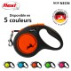 Laisse rétractable pour chien Flexi en orange néon, avec un design en nid d'abeille et une poignée noire, disponible en cinq couleurs.
