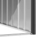 Metall-Haustierschutz mit vertikalen Paneelen und einem stabilen Fundament, entworfen für den Außeneinsatz.