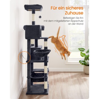 Mehrstöckiger Katzenbaum mit einem hängenden Spielzeug und einer springenden orangefarbenen Katze. Text: "Für ein sicheres Zuhause" und Anweisungen zur Wandbefestigung.