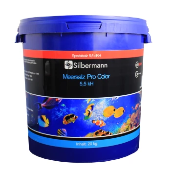 Blauer Eimer von Silbermann Meersalz Pro Color, 20 kg, mit einer bunten Unterwasserszene und Text, der 5,5 dKH angibt.