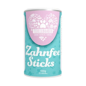 Eine zylindrische Dose mit Zahnpflege-Sticks für Haustiere, beschriftet mit 'Zahnfee Sticks', enthält 350g und 13 Sticks, mit einem hellblauen Hintergrund und pinkem Deckel.