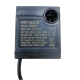 Schwarzes Netzteil mit der Bezeichnung "PET MATE Modell: 33501," mit Spezifikationen wie AC 12V, 2.5W und IPX8-Bewertung.