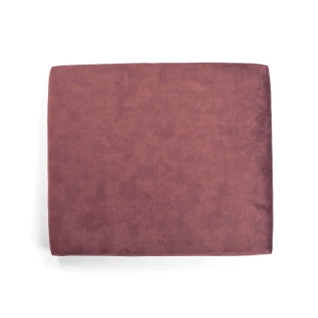 Ein quadratisches, plüschiges Haustierbett in einem satten Burgunderrot, mit einer weichen, wildlederähnlichen Textur.