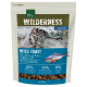 Ein Beutel Real Nature Wilderness Katzenfutter mit einer getigerten Katze, beschriftet "WILD COAST," mit 65% Thunfisch, Huhn, Büffel & Krill.