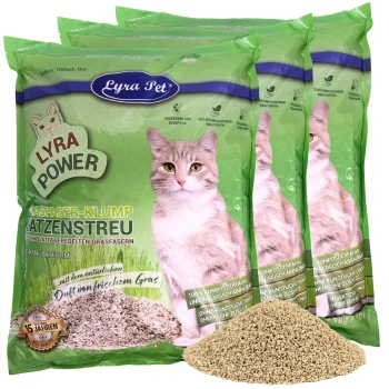 Drei Säcke Lyra Pet Katzenstreu, beschriftet mit "LYRA POWER", mit einem grünen Design und einem Haufen Streu davor.
