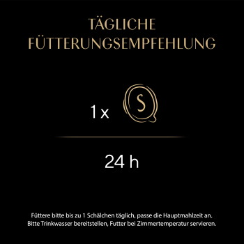 Schwarze Karte: 'TÄGLICHE FÜTTERUNGSEMPFEHLUNG', '1x' mit Napfsymbol, '24 h' und kleine deutsche Fütterungshinweise.