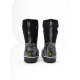 Schwarze Gummistiefel für Haustiere mit floralen Designs, ausgestattet mit Zuglaschen und einem gelben Logo auf der Sohle, von hinten gezeigt.