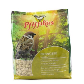 Pfiffikus Vogelfuttersack mit Spatzabbildung, Sichtfenster mit blanchierten Erdnüssen; Text 'Erdnüsse blanchiert', '1000 g netto'.